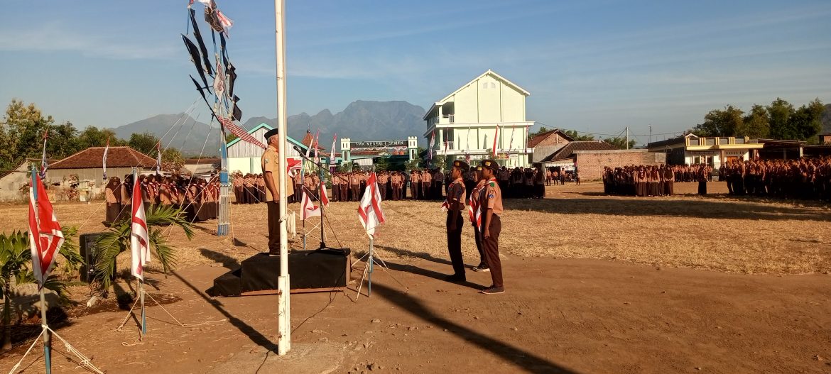 SMK Negeri 1 Semen Laksanakan Upacara Peringatan Hari Pramuka ke-62