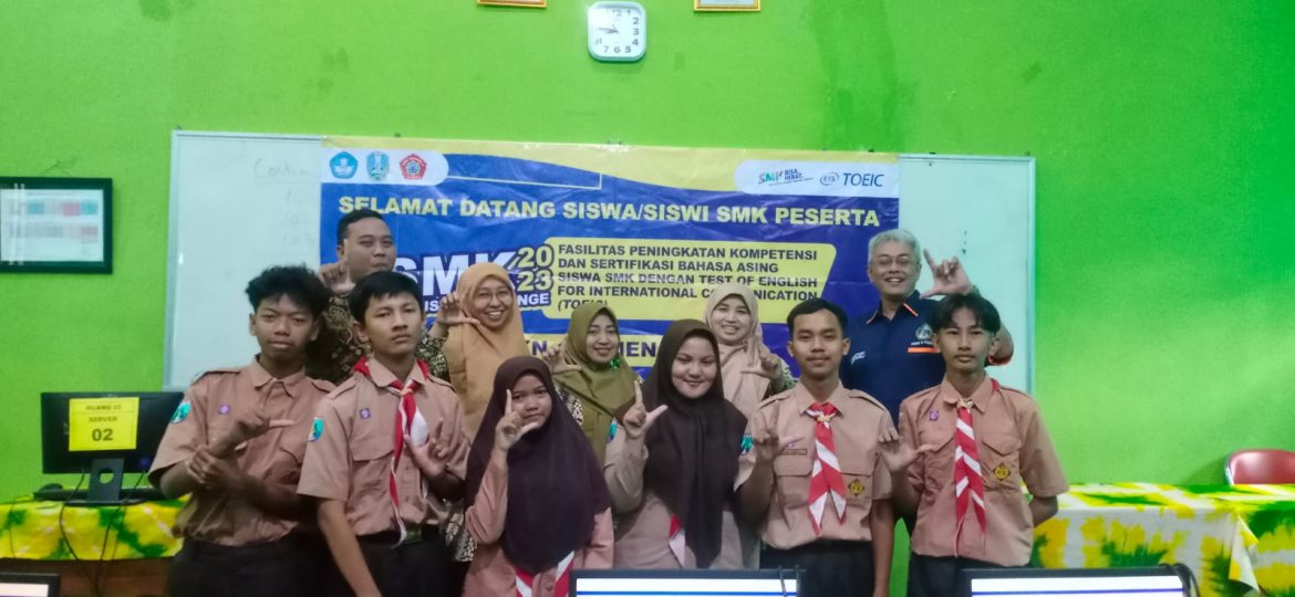 PENINGKATAN KOMPETENSI DAN SERTIFIKASI BAHASA INGGRIS MELALUI TOEIC UNTUK SISWA SMK