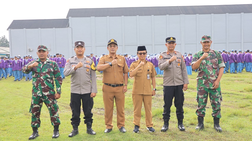 APEL IKRAR MENCEGAH KEKERASAN LINGKUNGAN SEKOLAH, RAMADHAN – IDULFITRI TANPA PETASAN SMKN 1 SEMEN BERSAMA MUSPIKA KECAMATAN SEMEN
